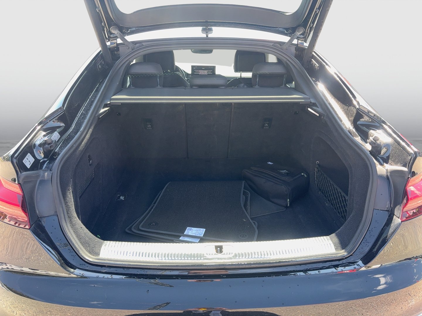 Audi A5 Sportback 30 TDI S line | Bild 19 von 21