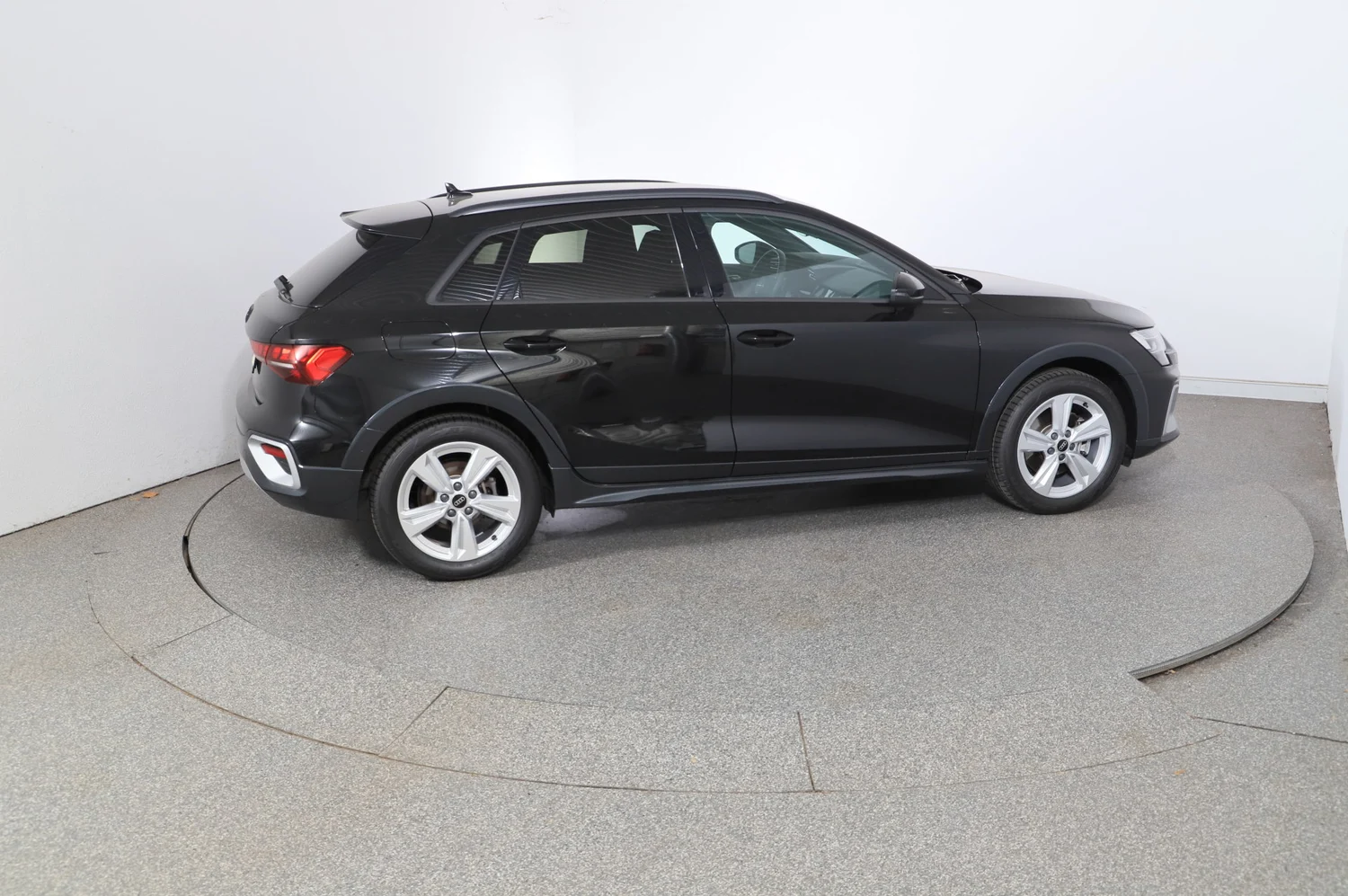 Bild eines Audi A3 allstreet 40 TFSI e