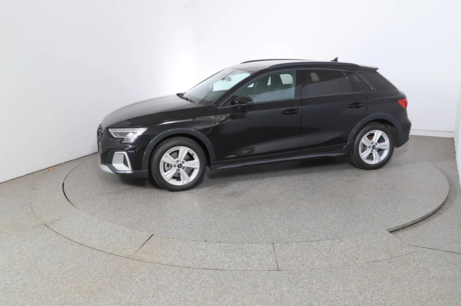Bild eines Audi A3 allstreet 40 TFSI e