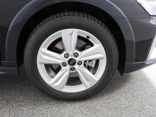 Bild eines Audi A3 allstreet 40 TFSI e