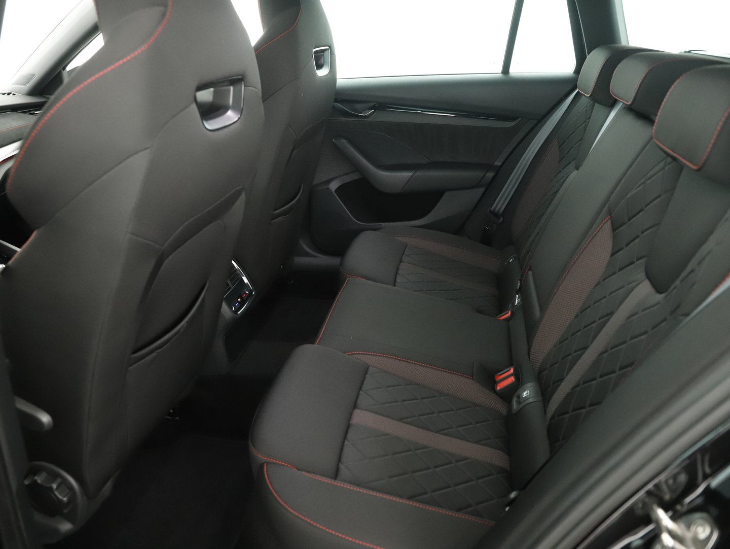 Škoda OCTAVIA Combi RS TDI DSG | Bild 21 von 25