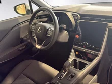 Lexus LBX 1.5 HEV 1,4kWh Aut. in Manhattangrau