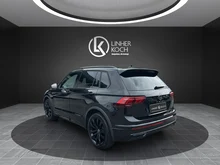 VW Tiguan R-Line TDI SCR 4MOTION DSG in Deep Black Perleffekt