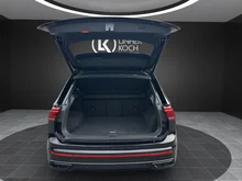 VW Tiguan R-Line TDI SCR 4MOTION DSG in Deep Black Perleffekt