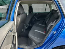 Škoda Kamiq Active TSI in 8X Race-Blau Metallic