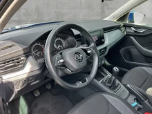 Škoda Kamiq Active TSI in 8X Race-Blau Metallic