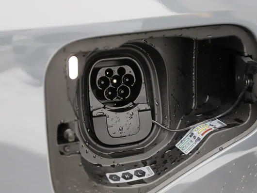 Bild eines VW Multivan Business eHybrid 180 kW 4MOTION