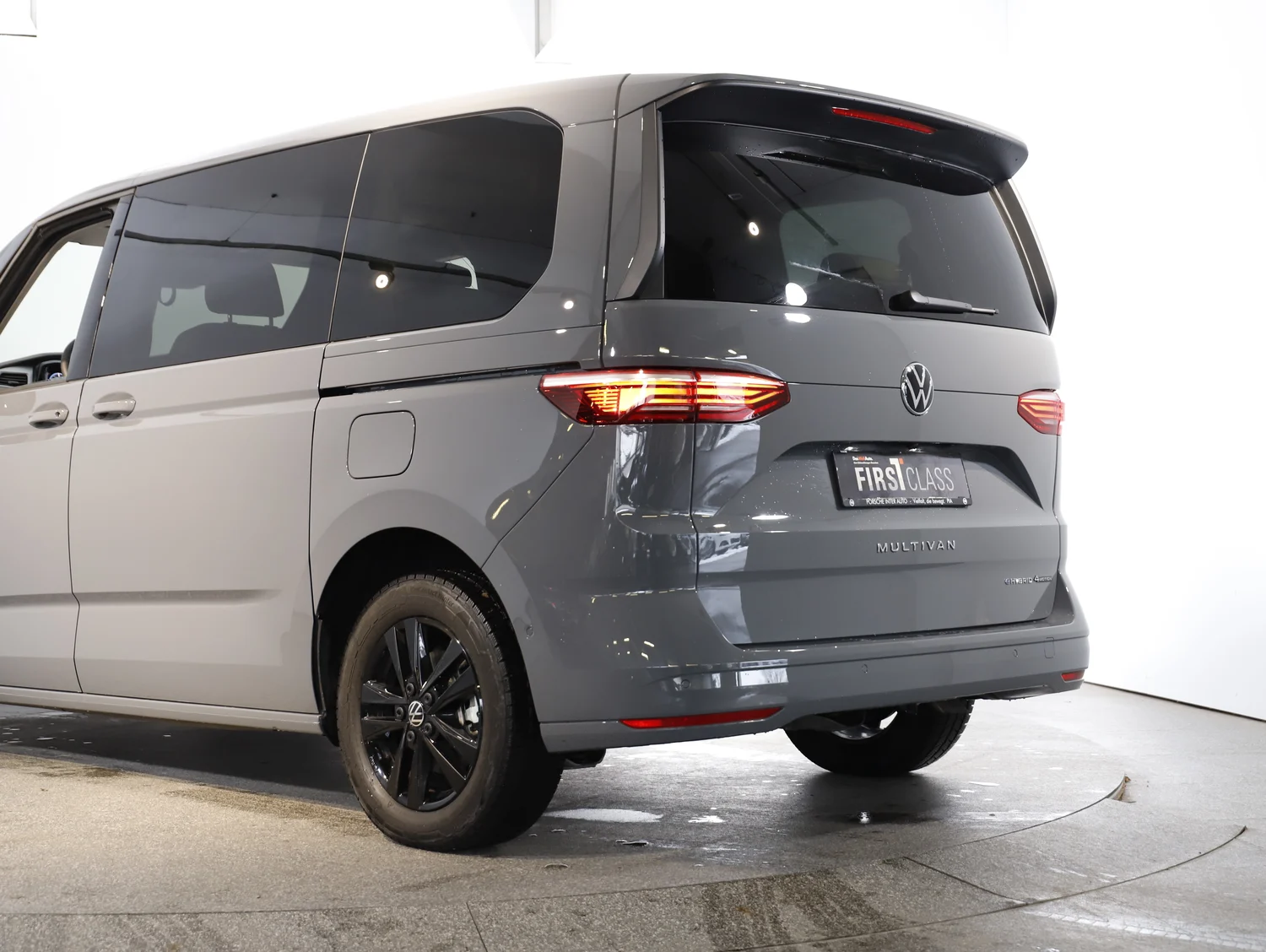 Bild eines VW Multivan Business eHybrid 180 kW 4MOTION