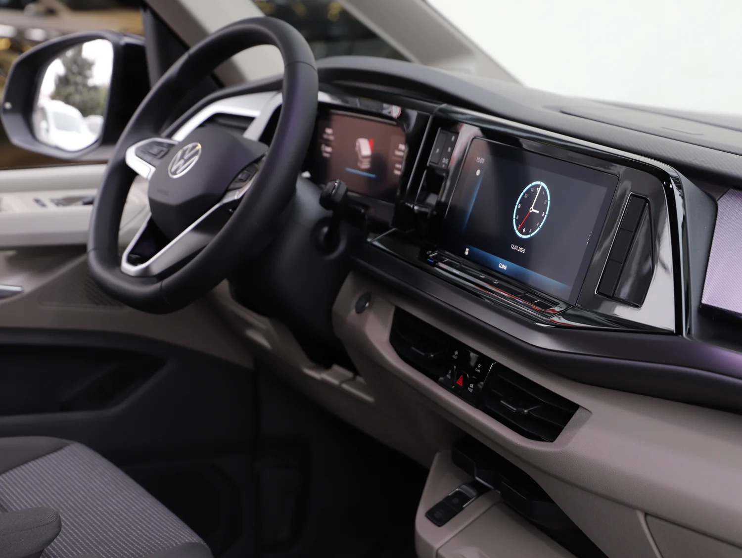 Bild eines VW Multivan Business eHybrid 180 kW 4MOTION