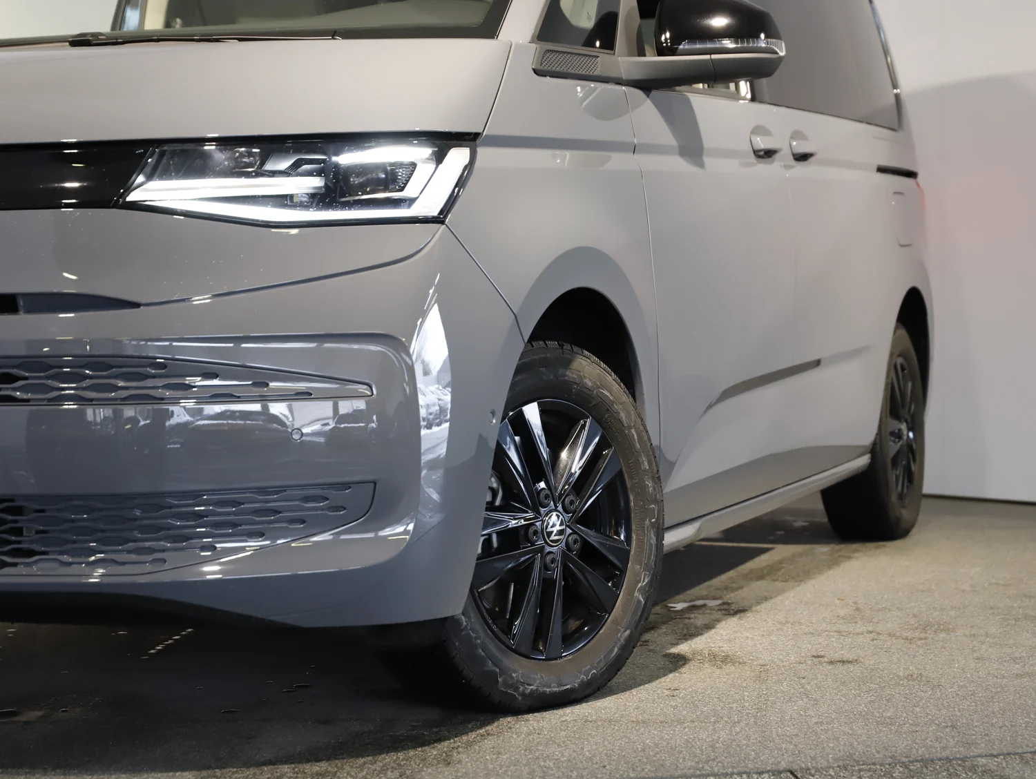 Bild eines VW Multivan Business eHybrid 180 kW 4MOTION