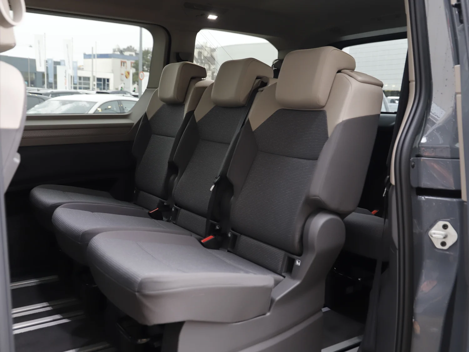 Bild eines VW Multivan Business eHybrid 180 kW 4MOTION