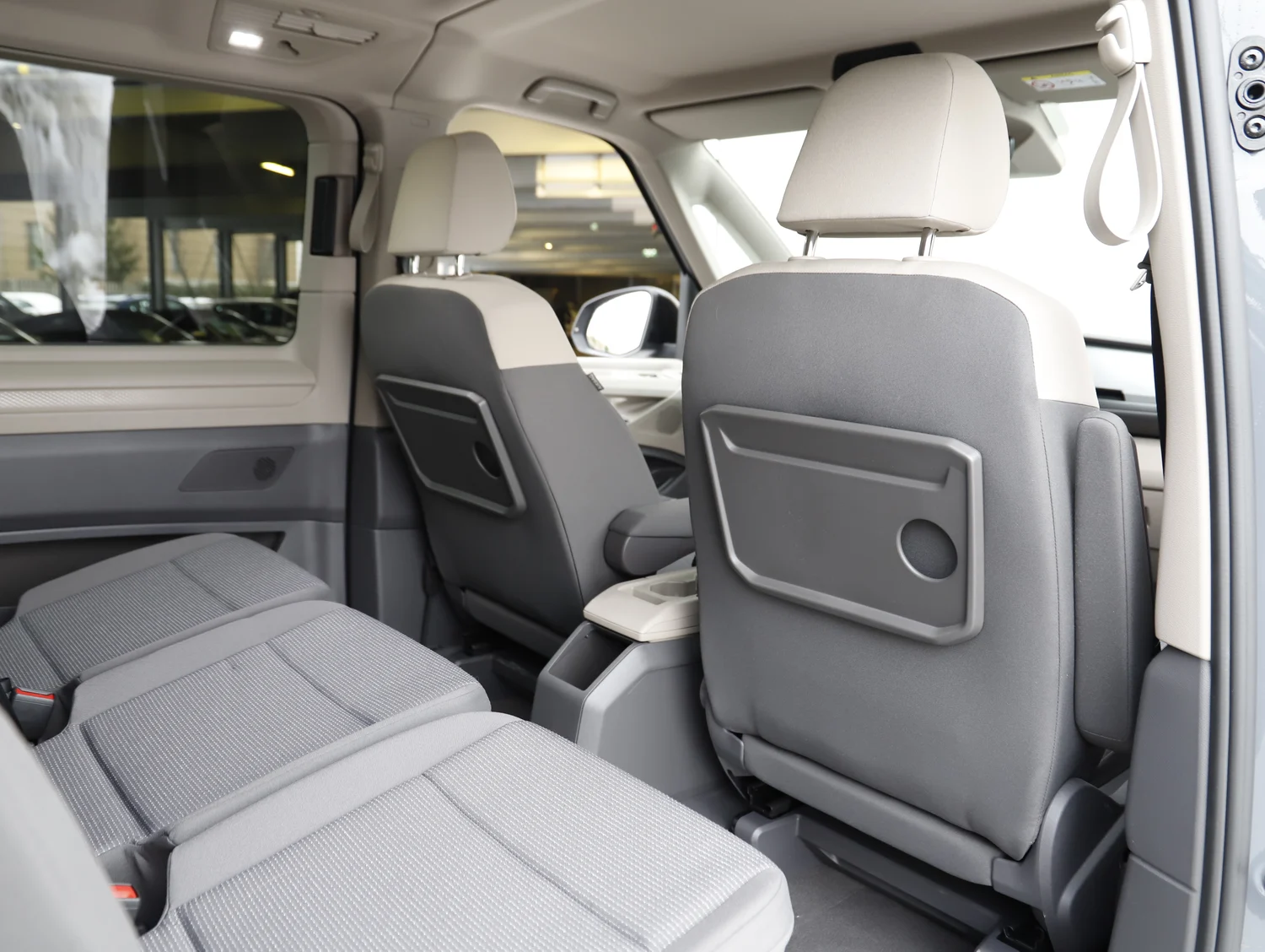 Bild eines VW Multivan Business eHybrid 180 kW 4MOTION