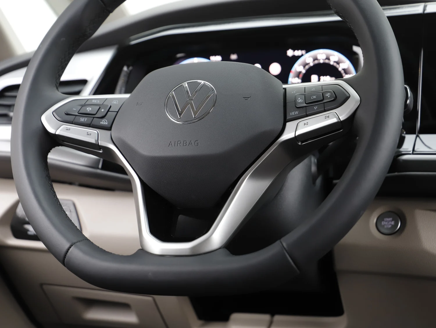 Bild eines VW Multivan Business eHybrid 180 kW 4MOTION