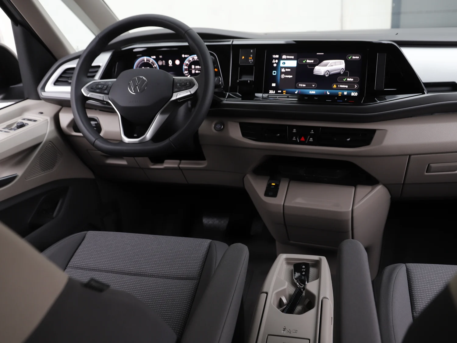 Bild eines VW Multivan Business eHybrid 180 kW 4MOTION