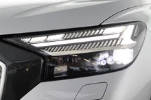 Audi Q4 e-tron 45 e-tron quattro in Florettsilber metallic