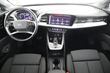 Audi Q4 e-tron 45 e-tron quattro in Florettsilber metallic