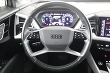 Audi Q4 e-tron 45 e-tron quattro in Florettsilber metallic
