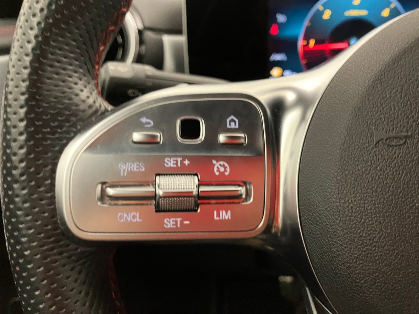 Mercedes CLA 180 d Aut. | Bild 16 von 30