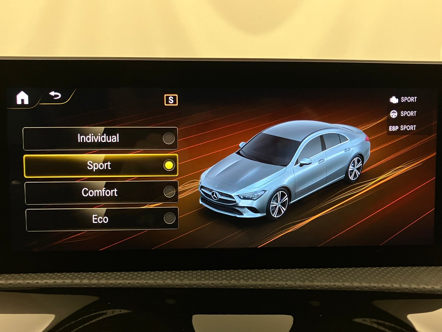 Mercedes CLA 180 d Aut. | Bild 24 von 30