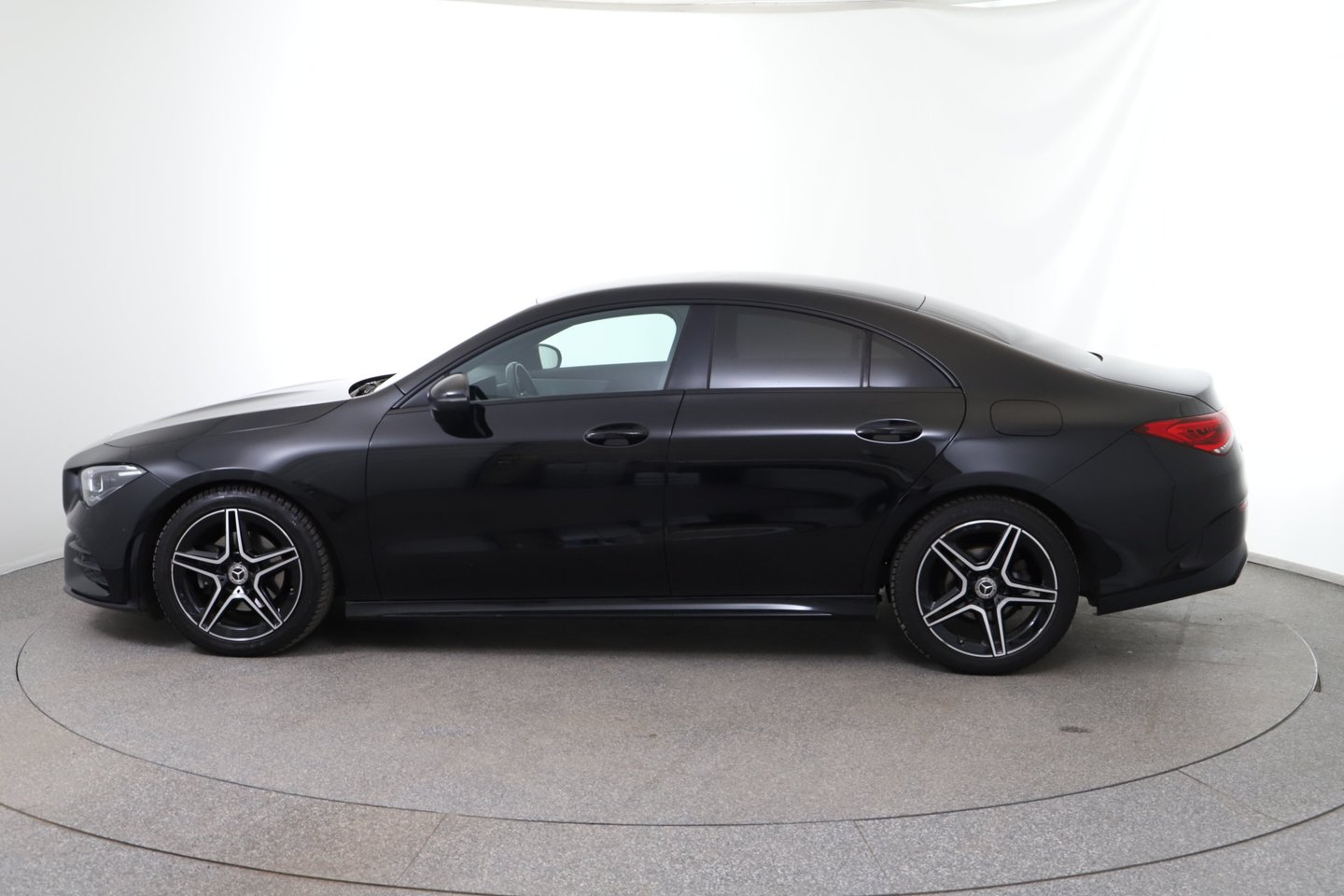 Mercedes CLA 180 d Aut. | Bild 2 von 30