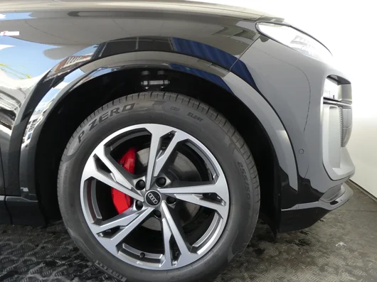 Bild eines Audi Q6 e-tron quattro
