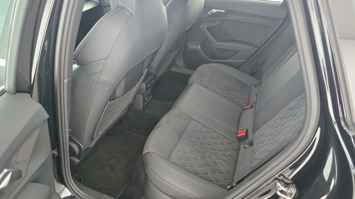 Audi A3 Sportback 35 TDI S line exterieur | Bild 22 von 25