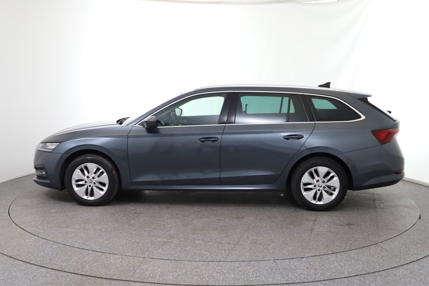 Škoda OCTAVIA Combi Ambition TDI | Bild 2 von 31