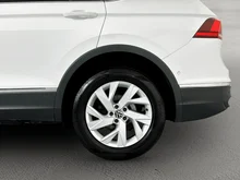 VW Tiguan Allspace Life TDI DSG in PURE WHITE