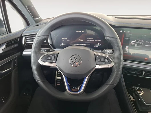 Bild eines VW Touareg R eHybrid TSI 4MOTION