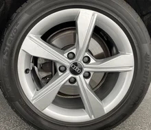 Thumbnail-Foto von Fahrzeug