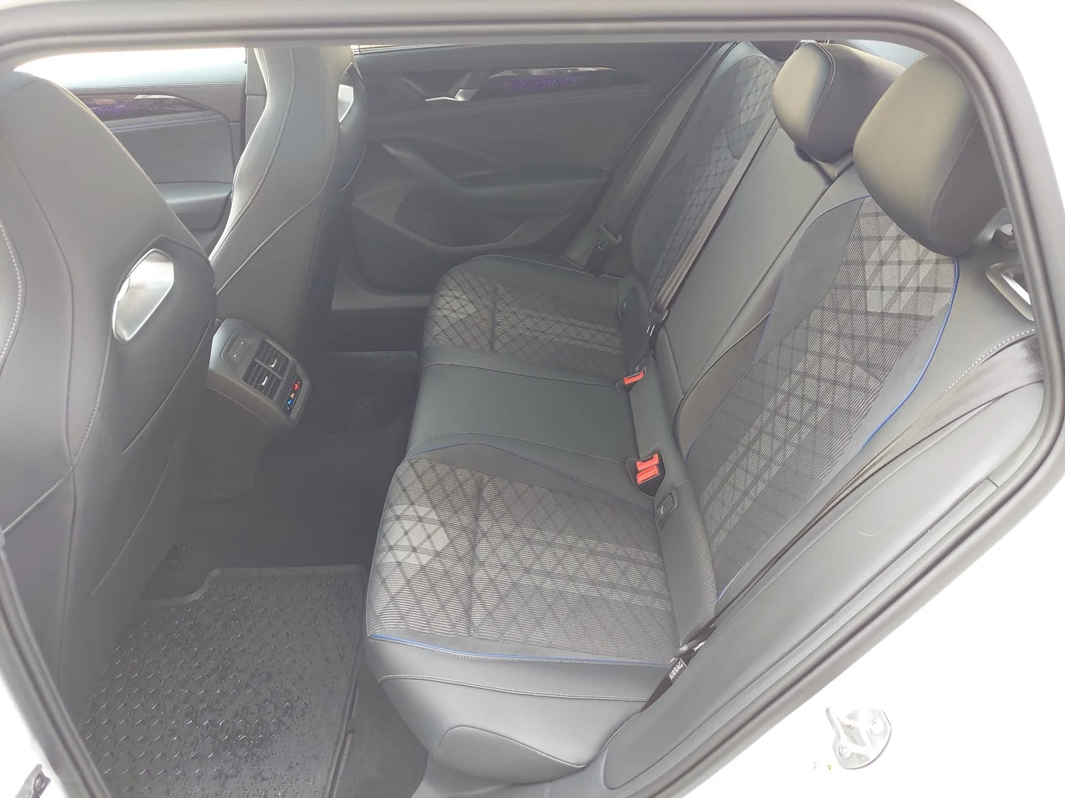 Bild eines Passat Variant Sport eHybrid 150kW