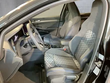 VW Golf Variant Sport mHeV DSG in Grenadillschwarz Metallic