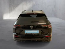 VW Golf Variant Sport mHeV DSG in Grenadillschwarz Metallic