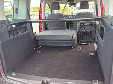 VW Caddy TDI in Kirschrot