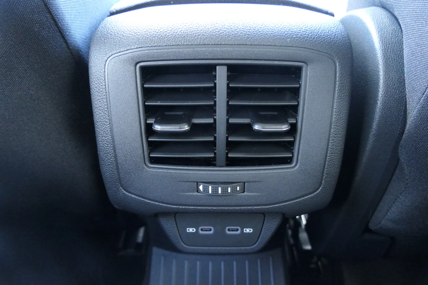 Bild eines VW T-Roc Friends TSI