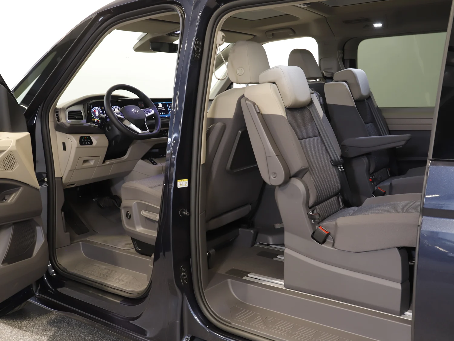 Bild eines VW Multivan Business eHybrid 180 kW 4MOTION