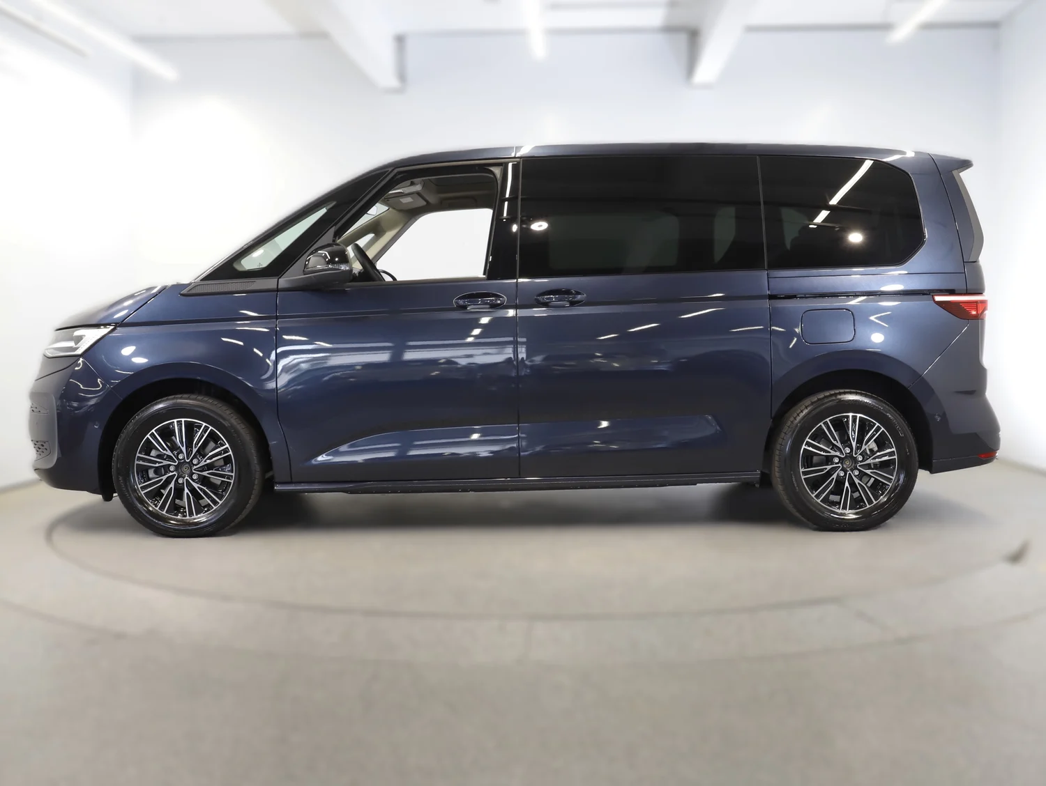 Bild eines VW Multivan Business eHybrid 180 kW 4MOTION