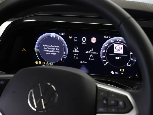 Bild eines VW Multivan Business eHybrid 180 kW 4MOTION