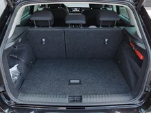 Škoda Kamiq Selection TSI in Black-Magic Perleffekt