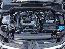 Škoda Kamiq Selection TSI in Black-Magic Perleffekt