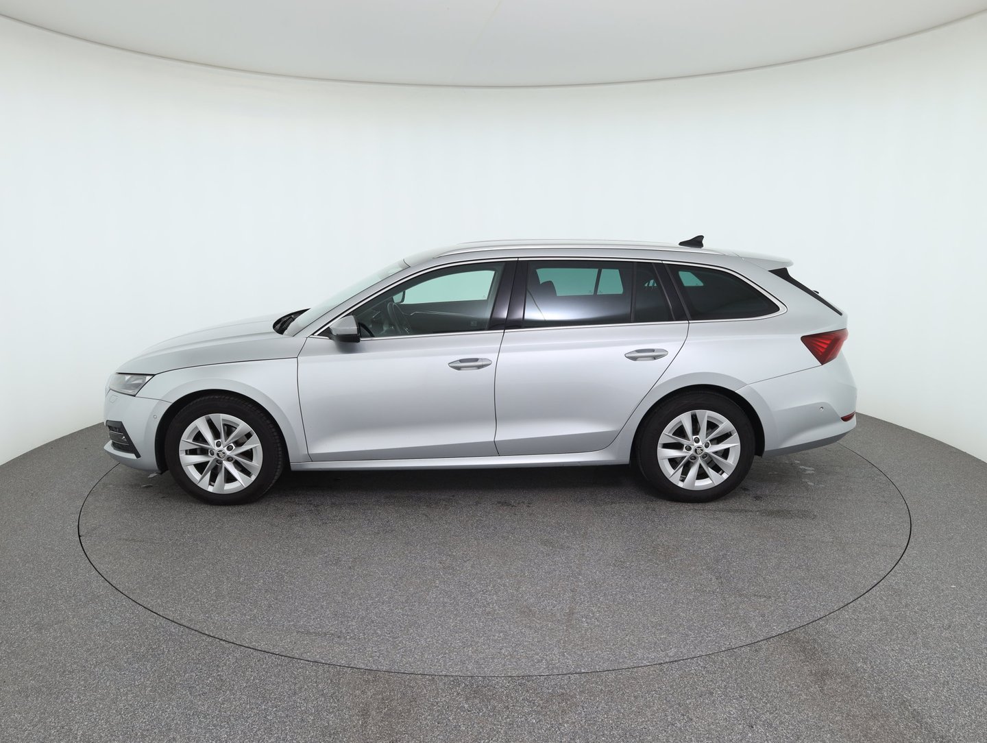 Škoda OCTAVIA Combi Style TDI | Bild 8 von 39