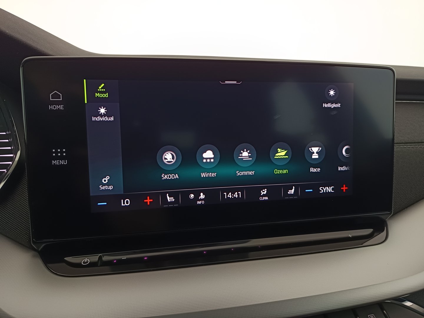 Škoda OCTAVIA Combi Style TDI | Bild 28 von 39