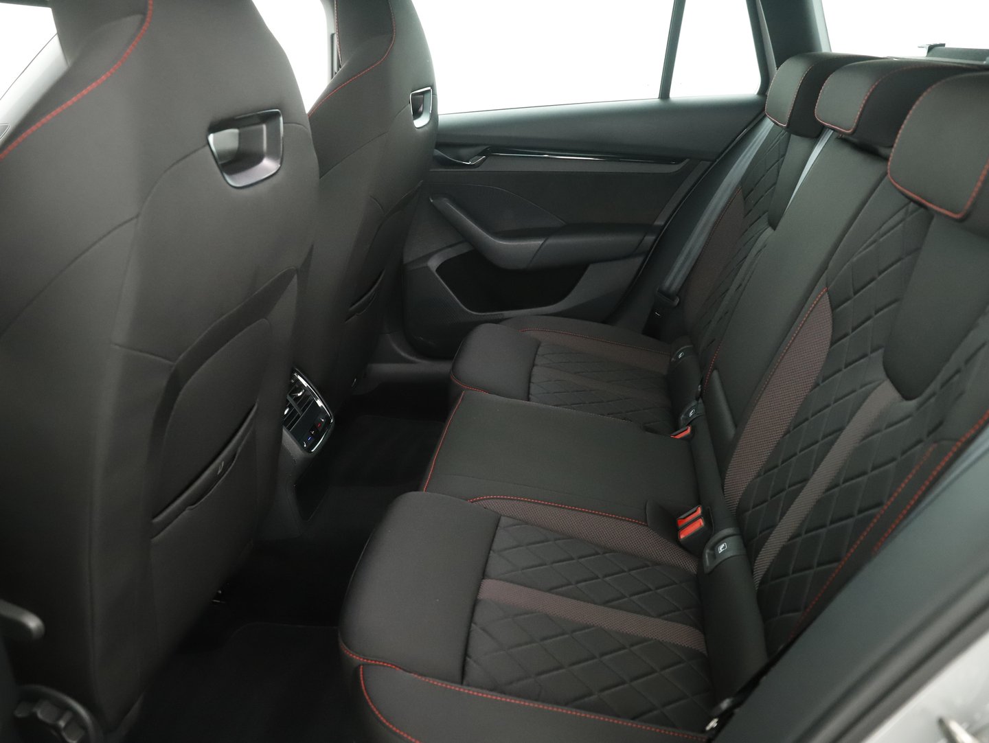 Škoda OCTAVIA Combi RS iV 245 DSG | Bild 18 von 23