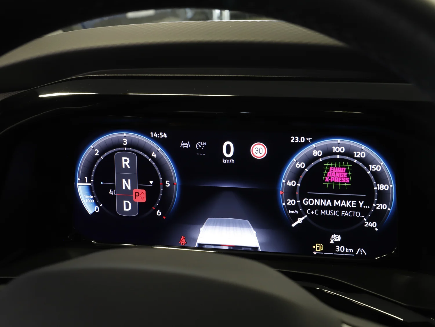 Bild eines VW Multivan Business ÜH TDI