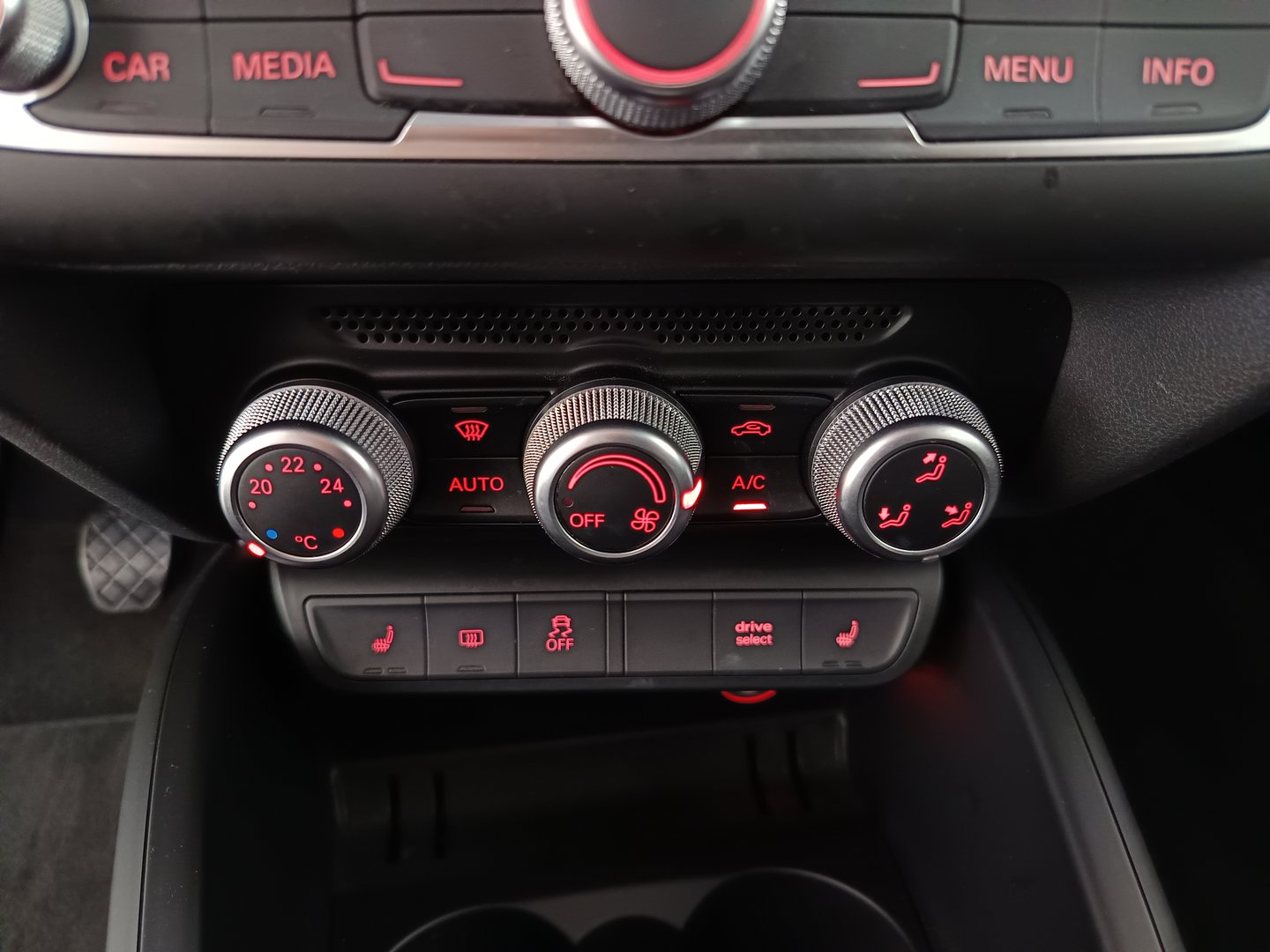 Audi A1 Sportback 1.6 TDI sport | Bild 25 von 31