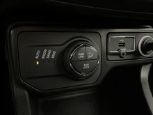 Jeep Renegade 2,0 MultiJet II 4WD 9AT 140 Limited in weiß