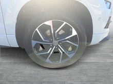 Škoda Karoq 4x4 SPORTLINE TDI DSG in Moon-Weiß Metallic