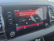 Škoda Karoq 4x4 SPORTLINE TDI DSG in Moon-Weiß Metallic