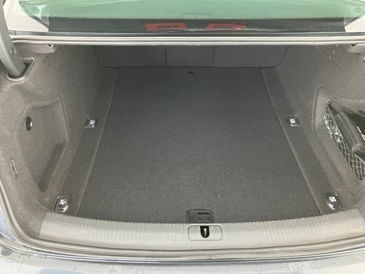 Audi A4 Limousine 40 TDI S line | Bild 15 von 17