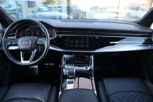 Audi Q7 50 TDI quattro S line in schwarz - metallic-perleffektno